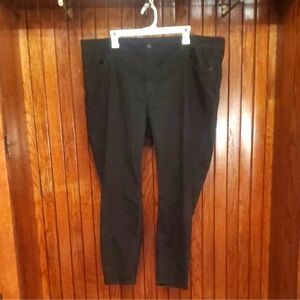 ❤ OLD NAVY SIZE 24 PLUS Black Slim Fit Pants
